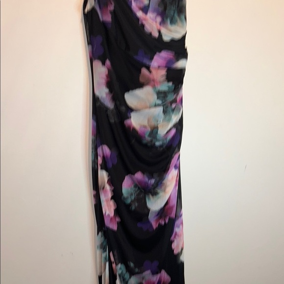 Black and Pink Asymmetrical One-Shoulder Bodycon Dress - Picture 6 of 7